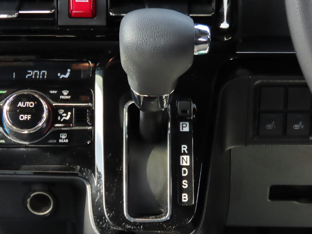 ダイハツ　タントカスタム　X　13枚目