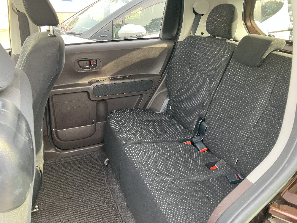 トヨタ　スペイド　F セーフティセンス9枚目