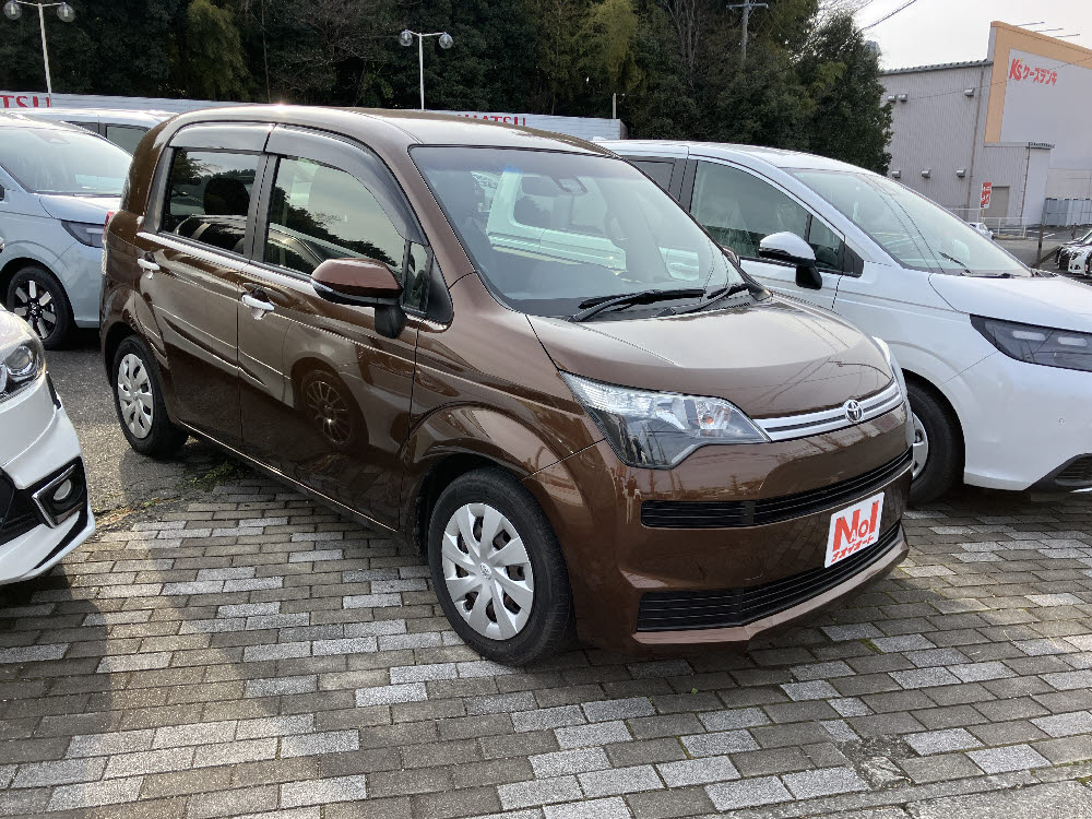 トヨタ　スペイド　F セーフティセンス2枚目