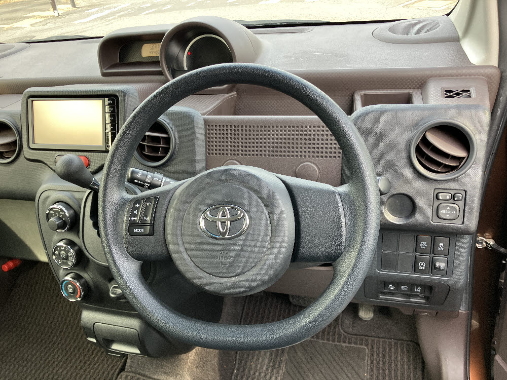 トヨタ　スペイド　F セーフティセンス6枚目