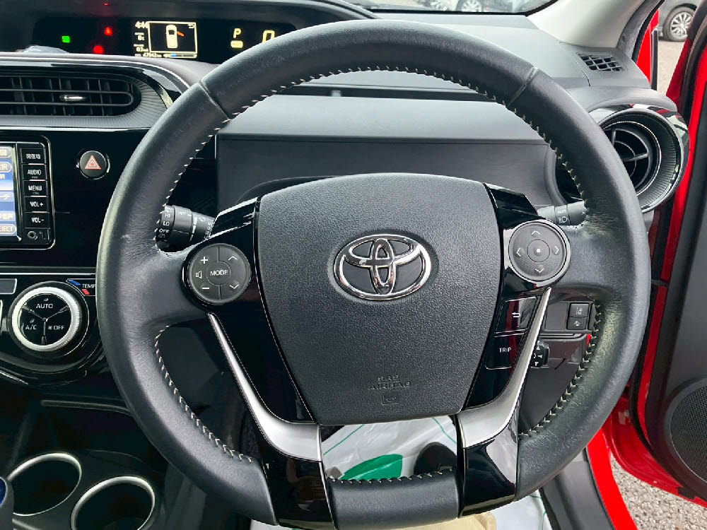 トヨタ　アクア　G　11枚目