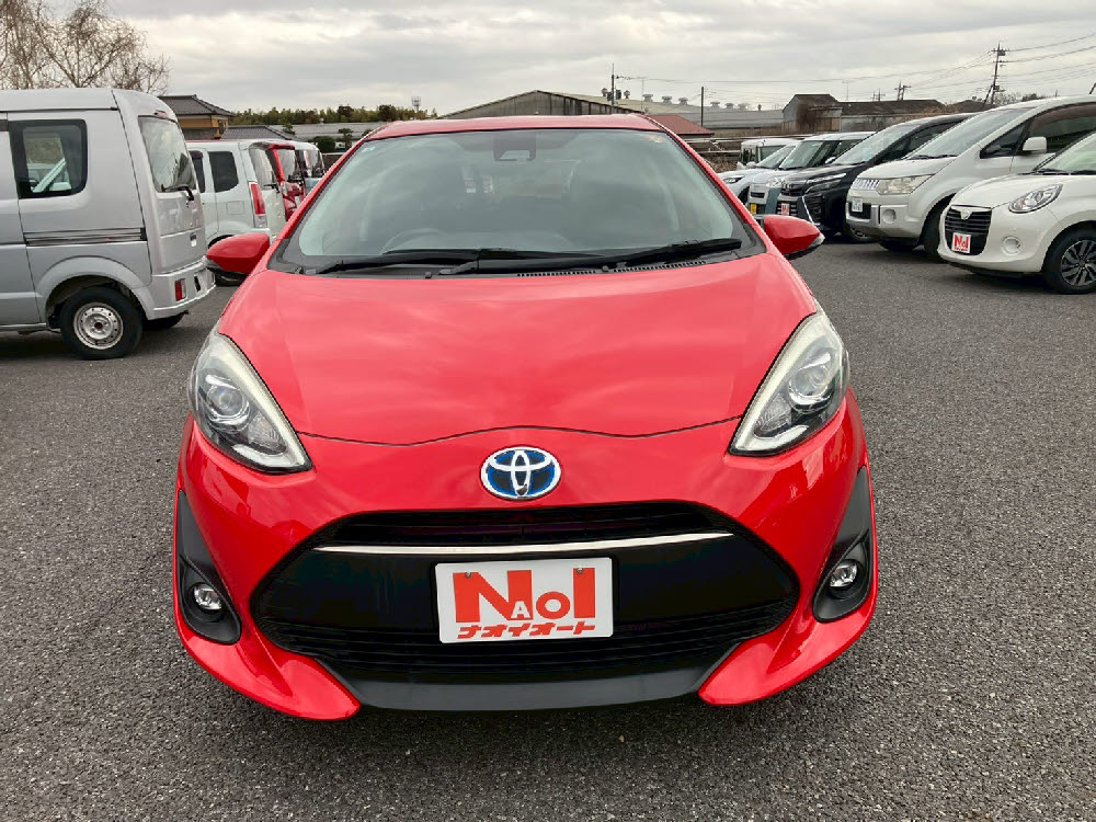 トヨタ　アクア　G　1枚目