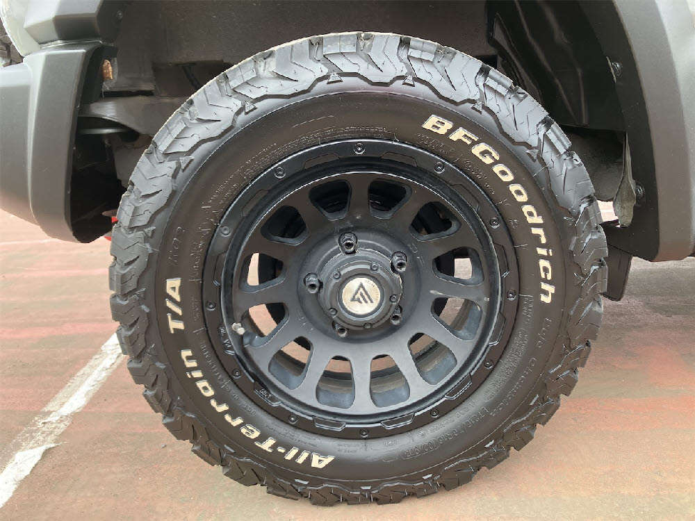 スズキ　ジムニーシエラ　JC 4WD MT9枚目