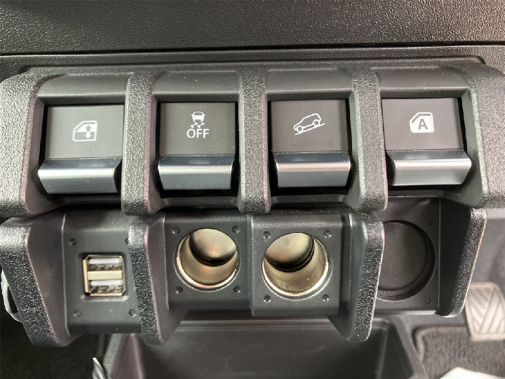 スズキ　ジムニーシエラ　JC 4WD MT19枚目