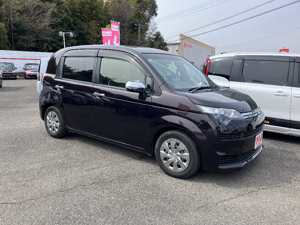 トヨタ　スペイド　Fクイーン2枚目