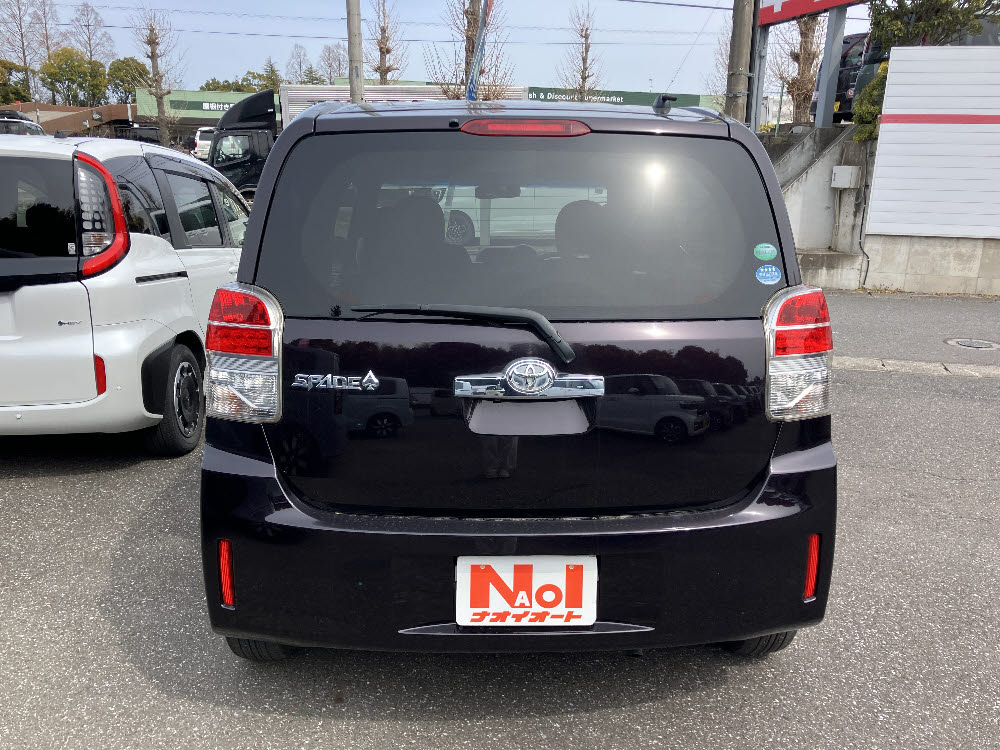 トヨタ　スペイド　Fクイーン4枚目