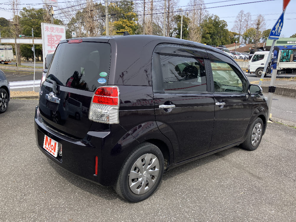 トヨタ　スペイド　Fクイーン5枚目