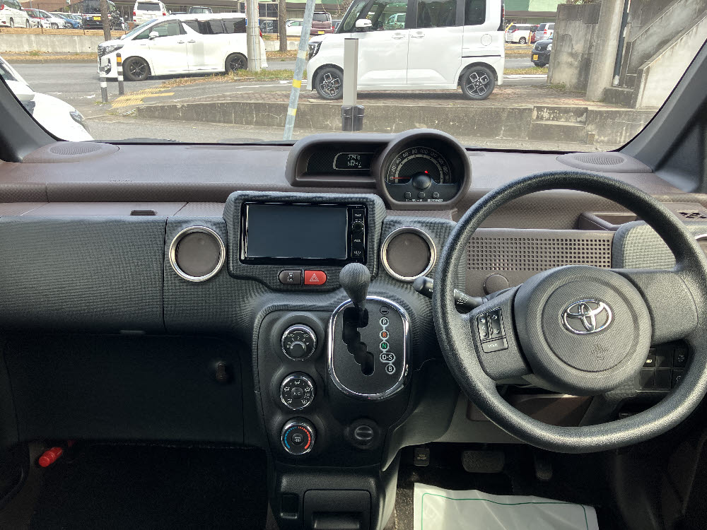 トヨタ　スペイド　Fクイーン7枚目