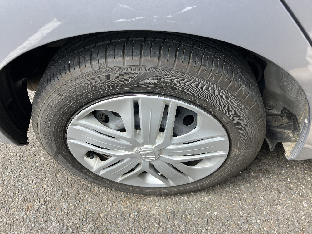 ホンダ　フィット　1.3G-F　レンタアップ12枚目