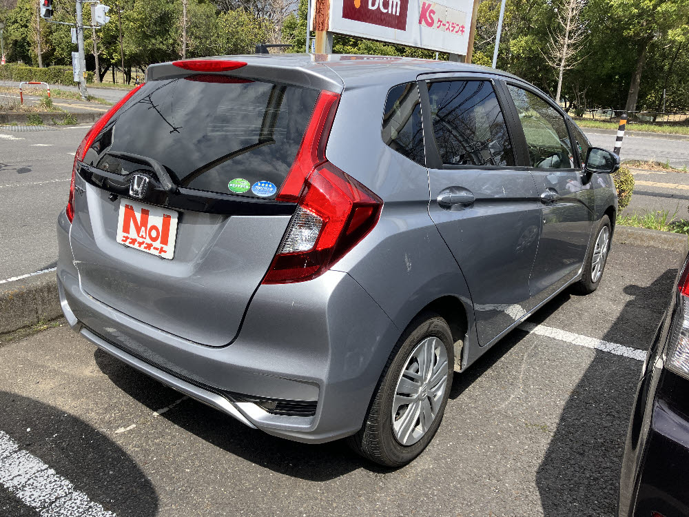 ホンダ　フィット　1.3G-F　レンタアップ4枚目