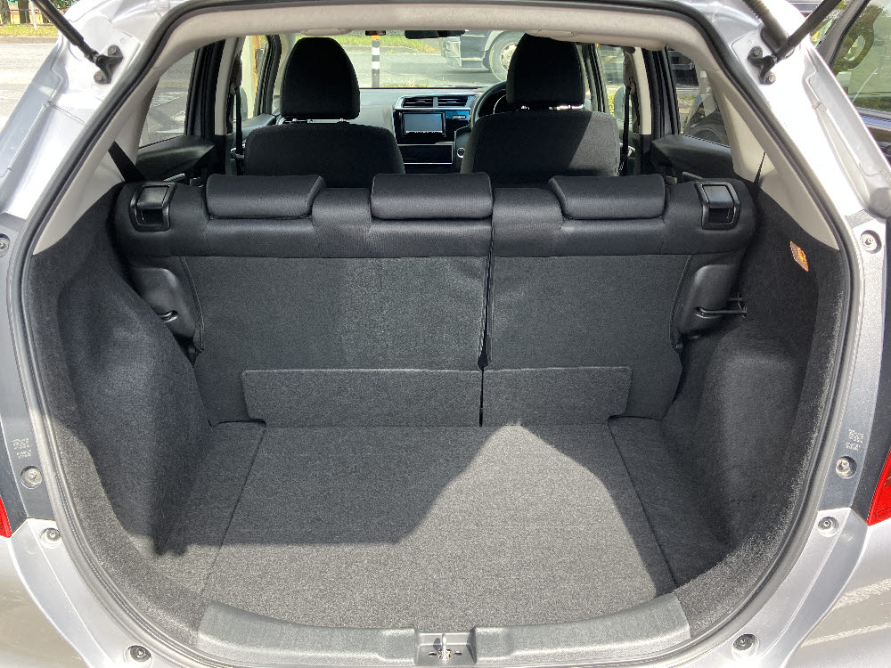 ホンダ　フィット　1.3G-F　レンタアップ8枚目