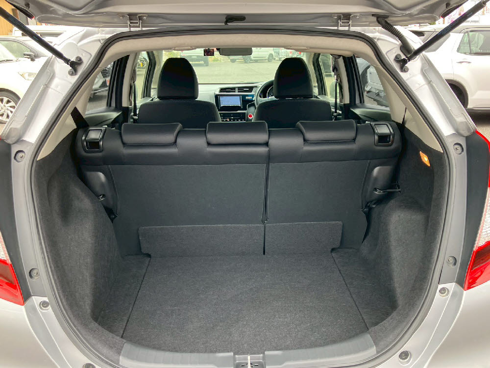 ホンダ　フィット　1.3G-F　レンタアップ9枚目