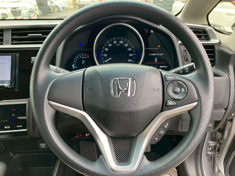 ホンダ　フィット　1.3G-F　レンタアップ12枚目