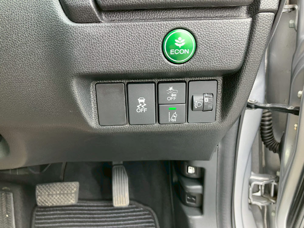 ホンダ　フィット　1.3G-F　レンタアップ18枚目