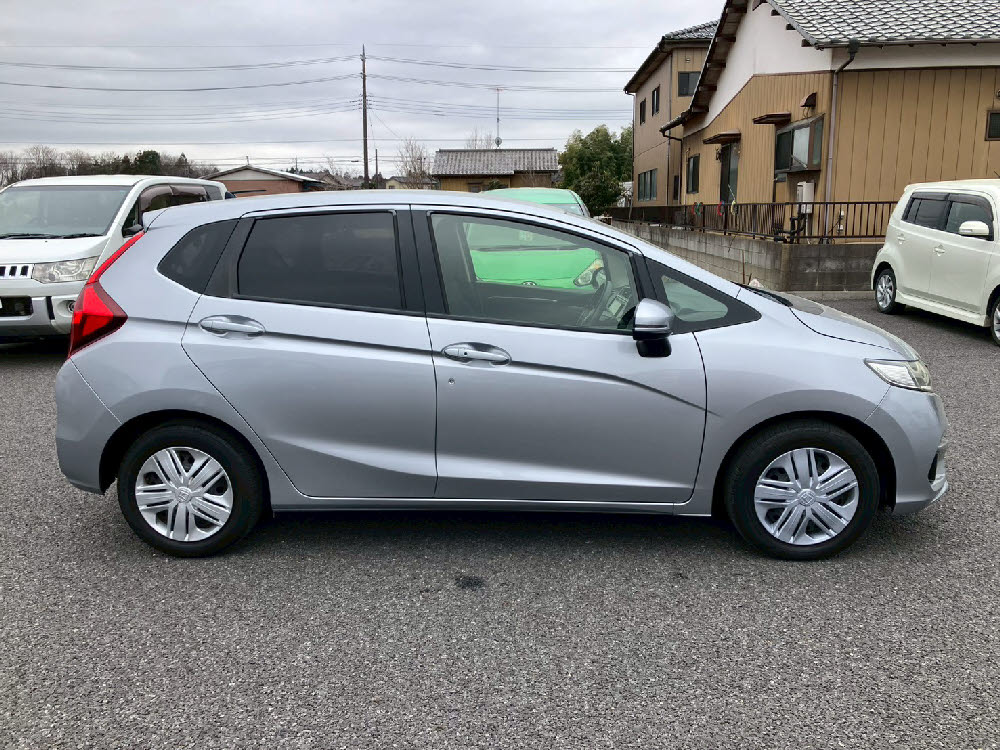 ホンダ　フィット　1.3G-F　レンタアップ3枚目