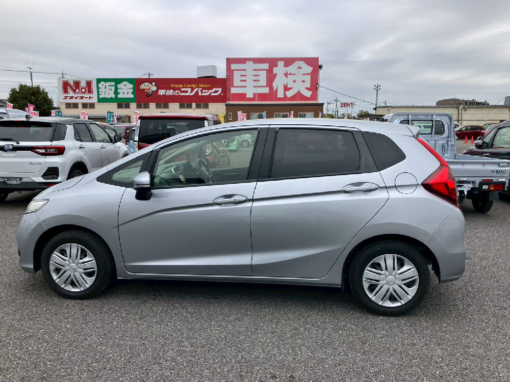 ホンダ　フィット　1.3G-F　レンタアップ7枚目