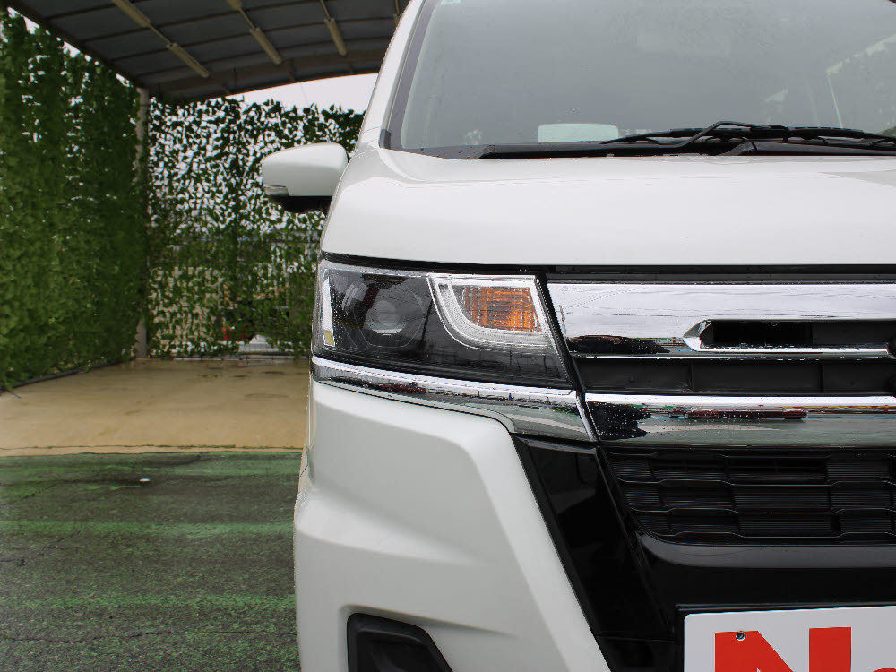 スズキ　ワゴンRカスタムZ HYBRID ZX9枚目