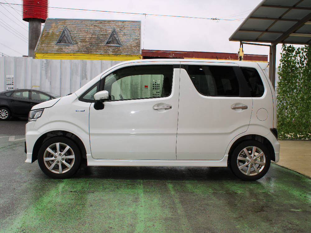 スズキ　ワゴンRカスタムZ HYBRID ZX7枚目