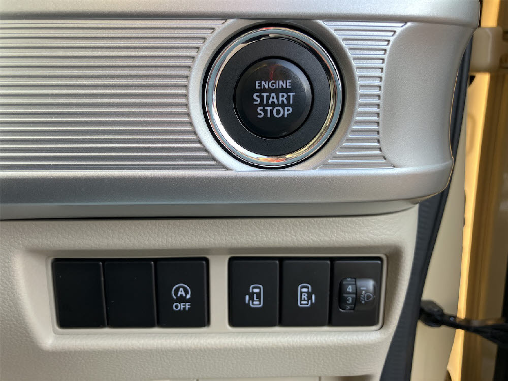 スズキ　スペーシア　HYBRID X 13枚目