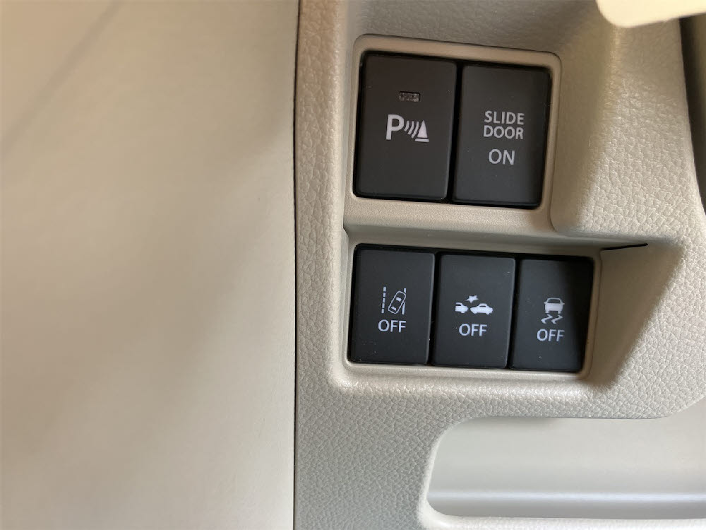 スズキ　スペーシア　HYBRID X 14枚目