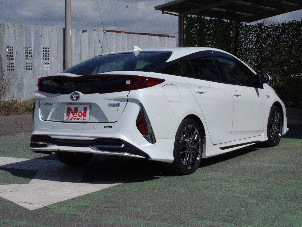 トヨタ プリウス PHEV A モデリスタエアロ4枚目