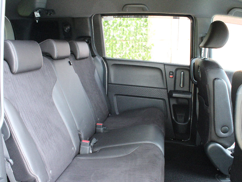 ホンダ　フリードスパイク　G　プレミアムエディション15枚目