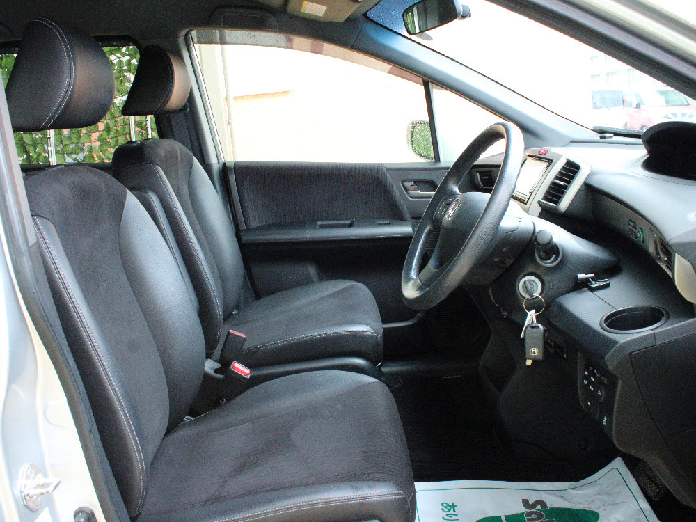 ホンダ　フリードスパイク　G　プレミアムエディション16枚目