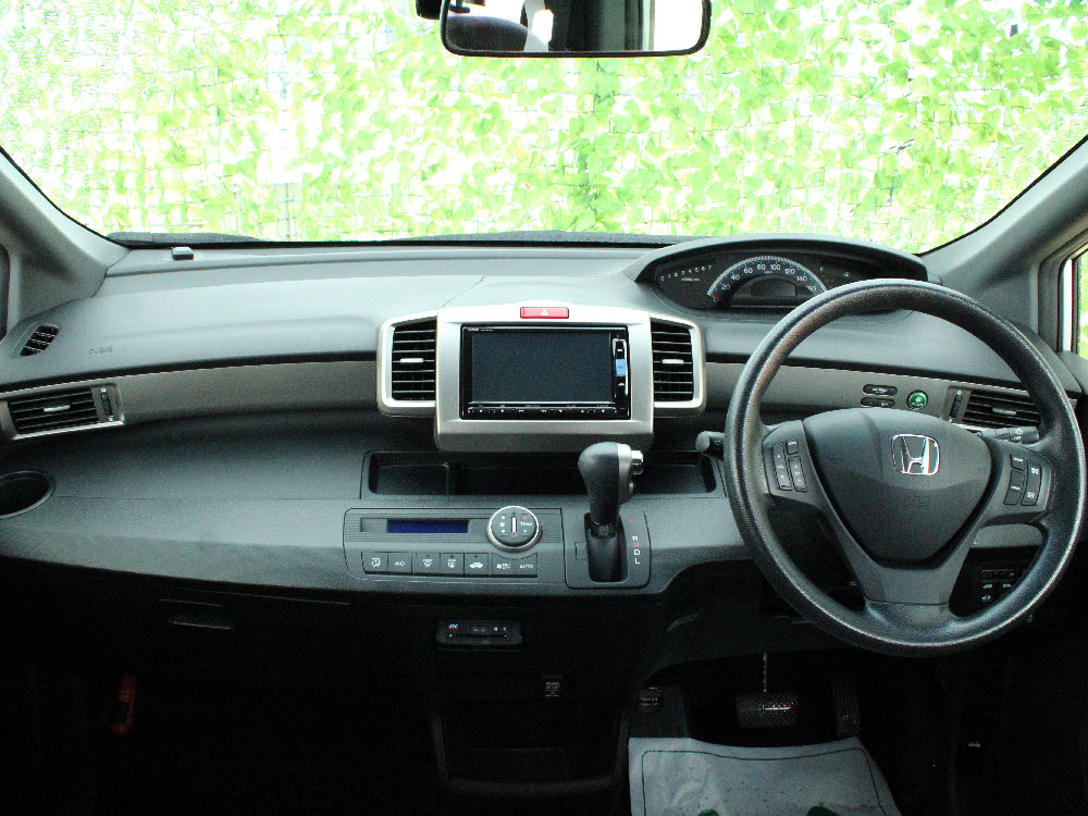 ホンダ　フリードスパイク　G　プレミアムエディション17枚目