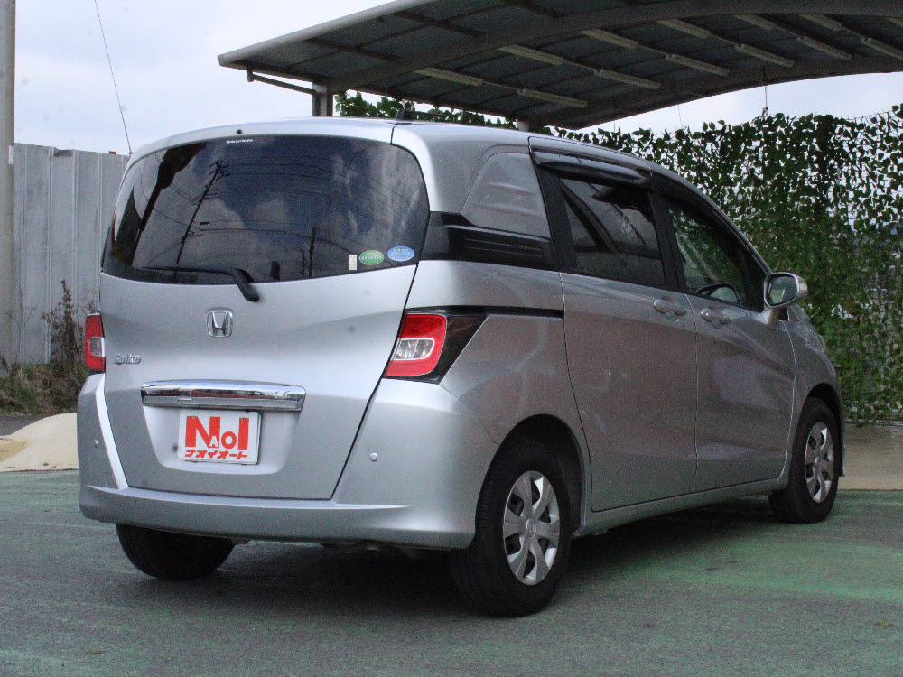 ホンダ　フリードスパイク　G　プレミアムエディション4枚目