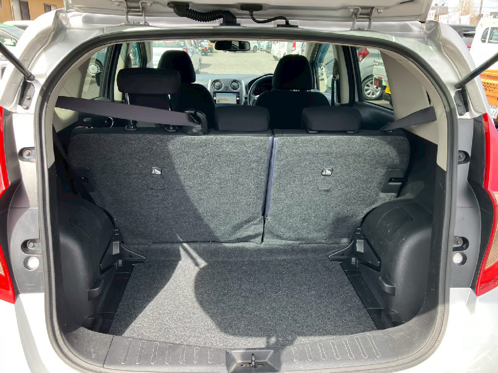 ニッサン　ノート　X9枚目