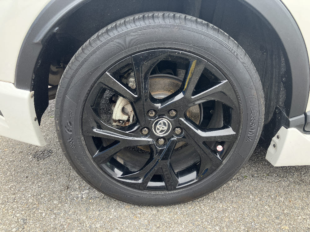 トヨタ C-HR Gハイブリッドモードネロ11枚目