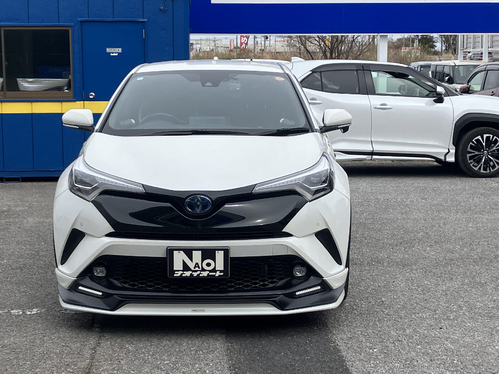 トヨタ C-HR Gハイブリッドモードネロ1枚目
