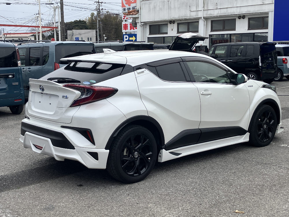 トヨタ C-HR Gハイブリッドモードネロ4枚目