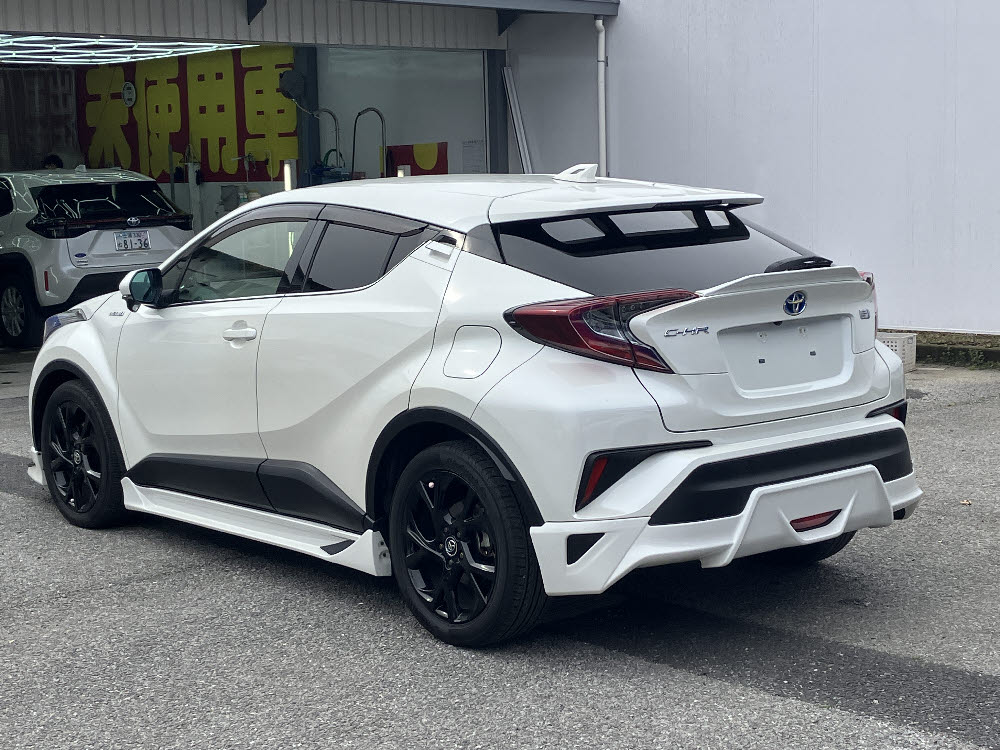 トヨタ C-HR Gハイブリッドモードネロ6枚目