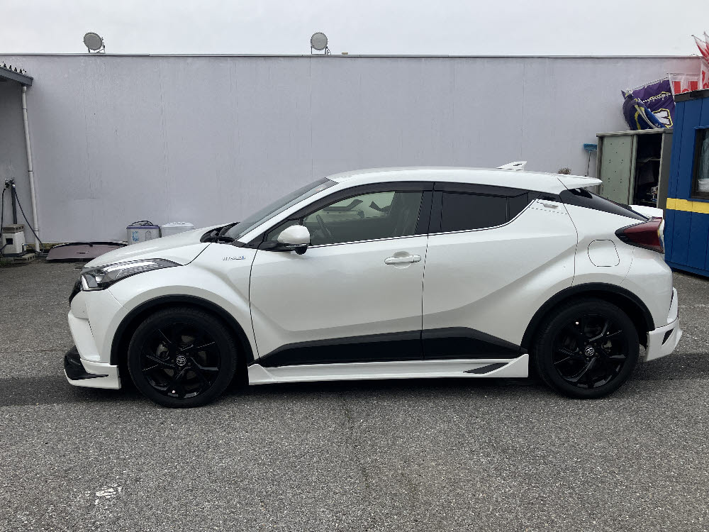 トヨタ C-HR Gハイブリッドモードネロ7枚目