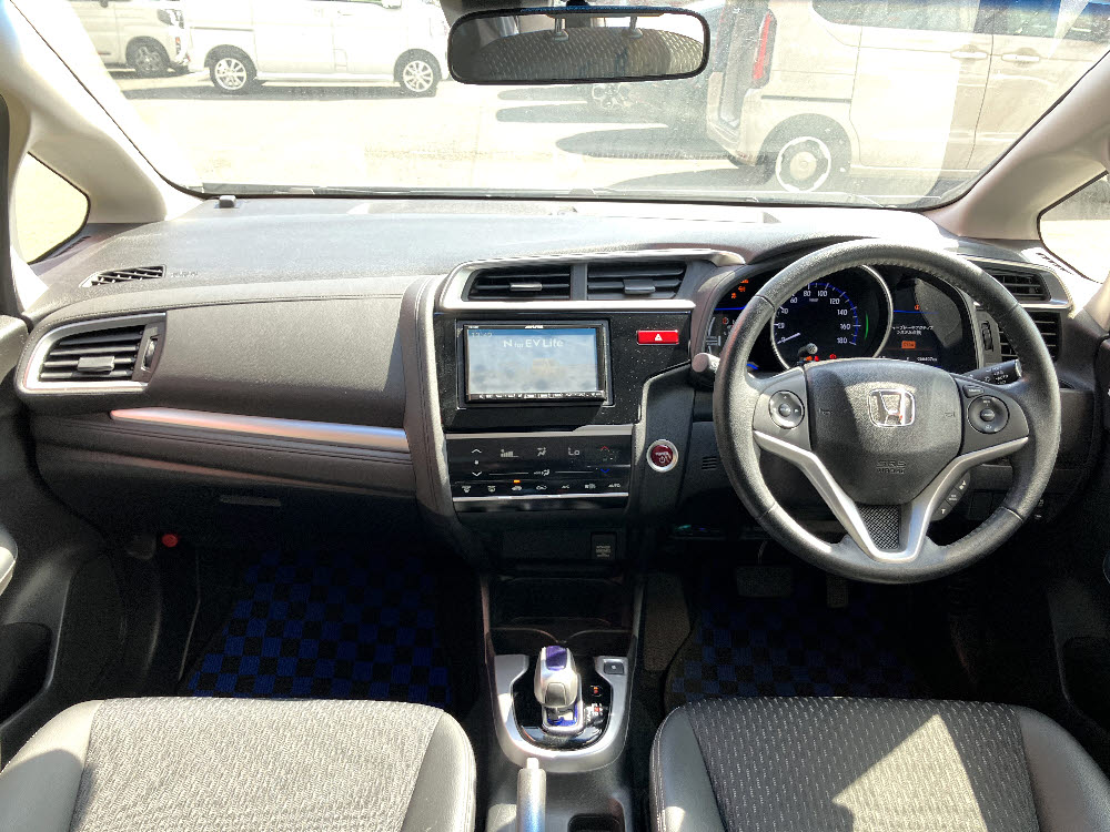 ホンダ　フィットハイブリッド　Lパッケージ11枚目