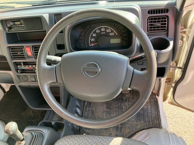 ニッサン　ＮＴ１００クリッパー　DX 4WD MT10枚目