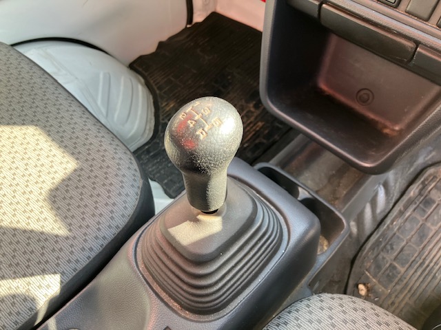 ニッサン　ＮＴ１００クリッパー　DX 4WD MT13枚目