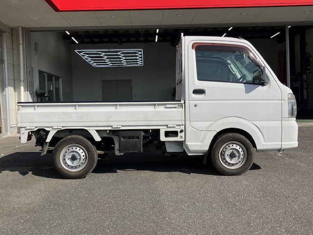 ニッサン　ＮＴ１００クリッパー　DX 4WD MT3枚目