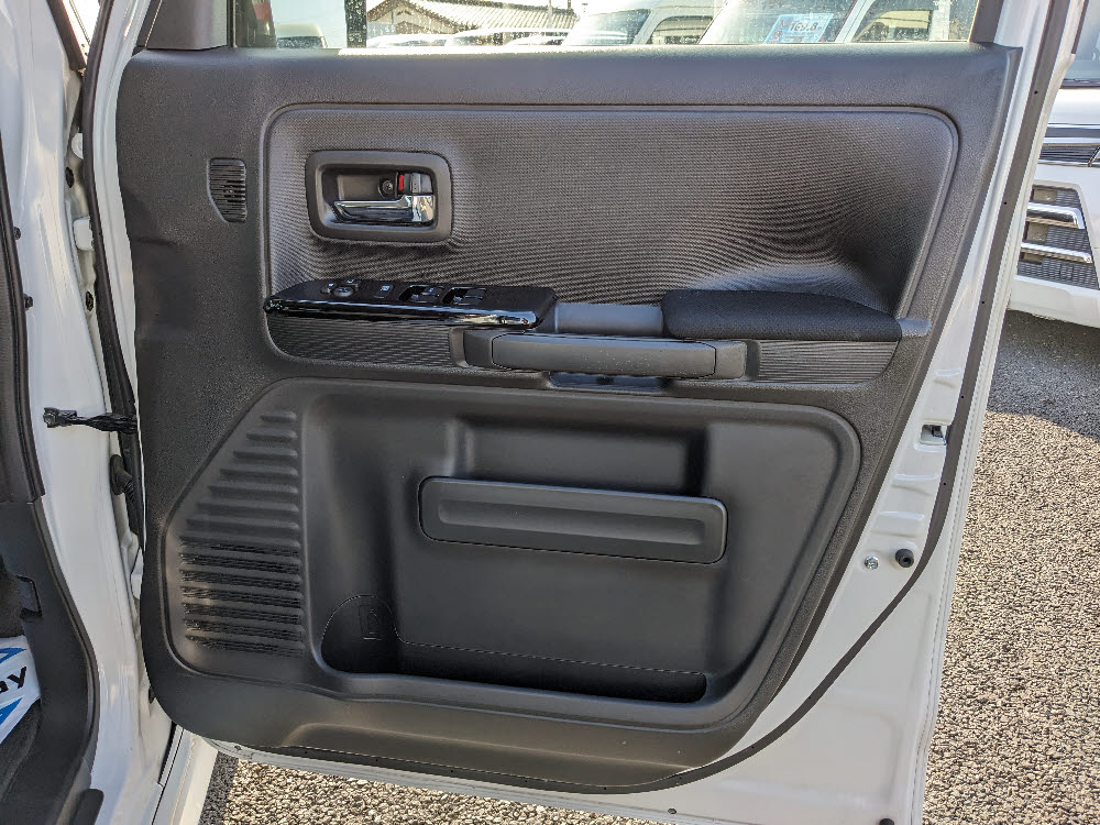 スズキ　スペーシアカスタム　HYBRID XS　17枚目