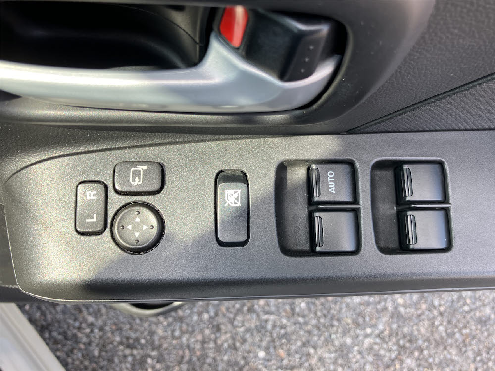 スズキ　ワゴンＲ　25周年記念　ハイブリッドFXリミテッド19枚目