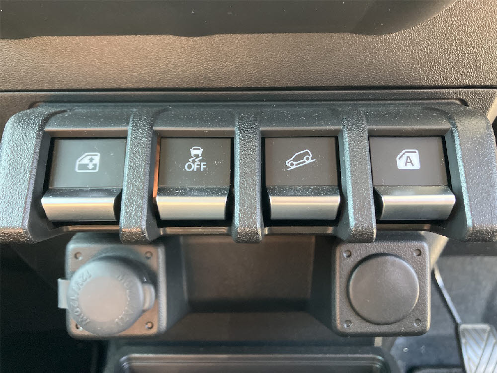 スズキ　ジムニー　XC14枚目