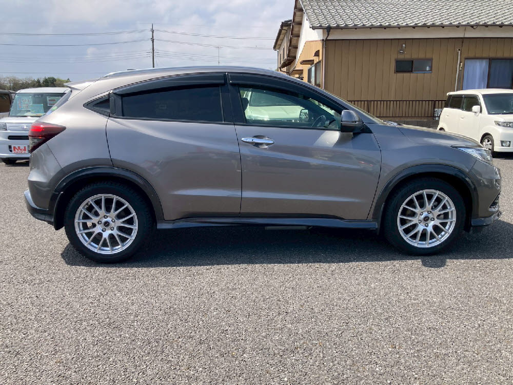 ホンダ　ヴェゼル　ツーリングホンダセンシング　3枚目