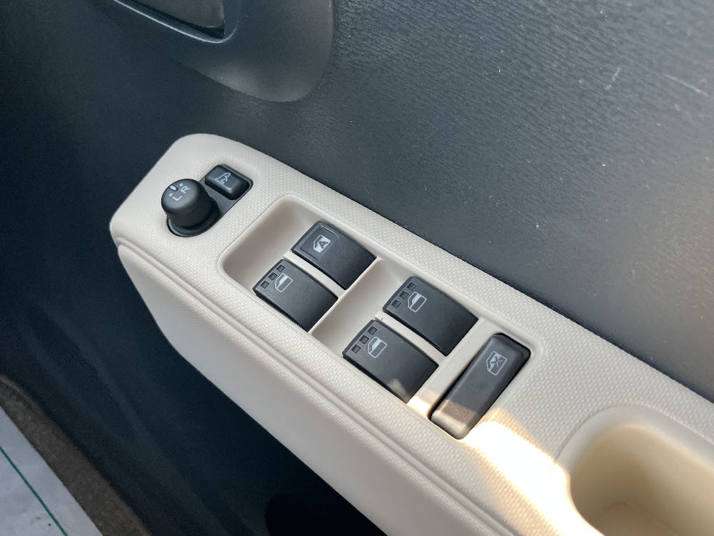 ダイハツ　ミラココア　L10枚目