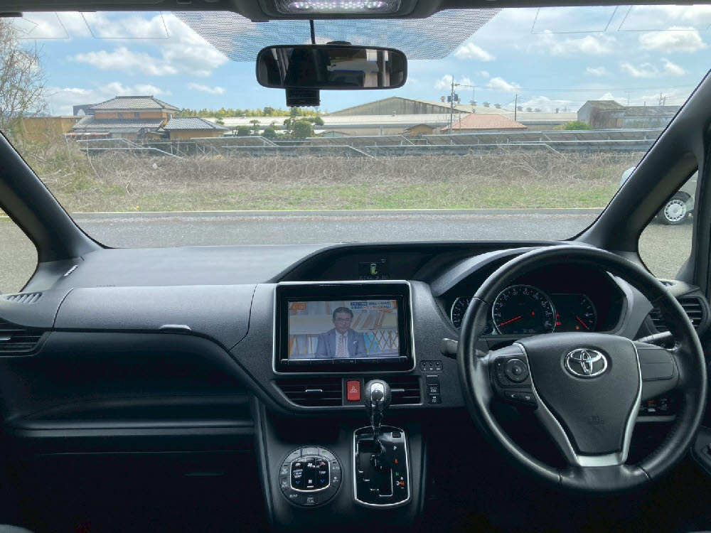 トヨタ　ヴォクシー　ZS11枚目