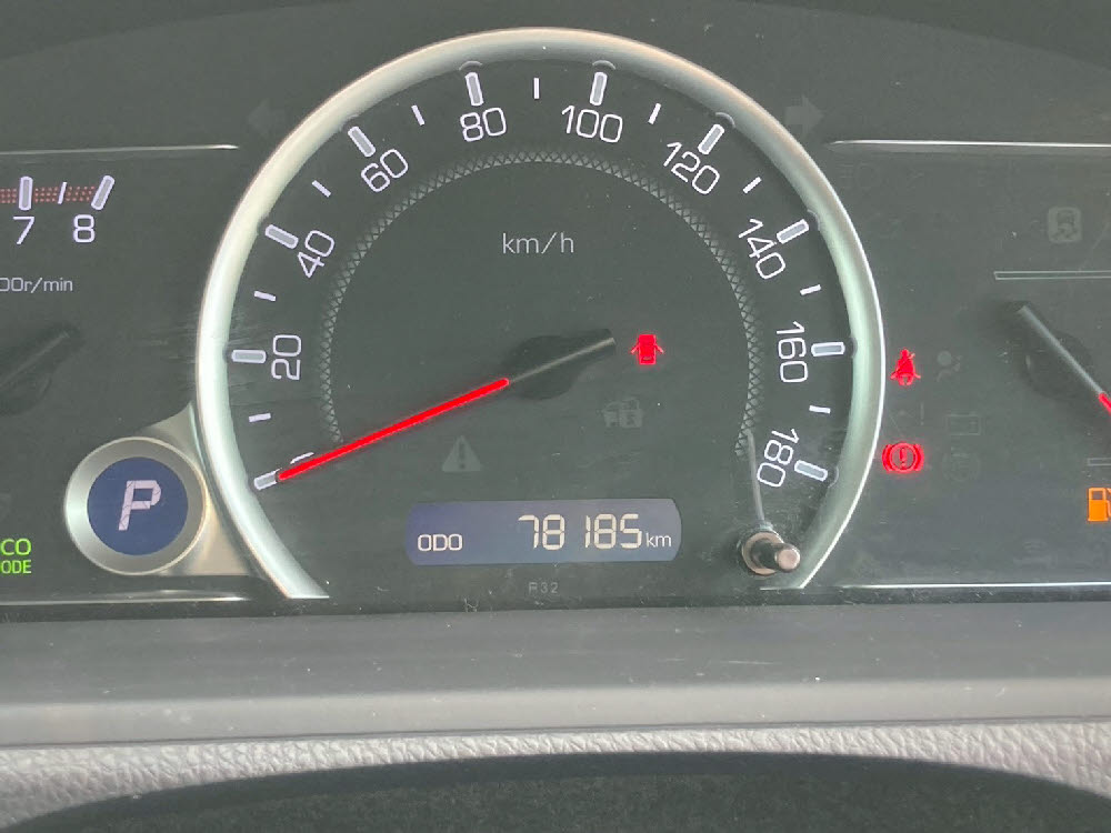 トヨタ　ヴォクシー　ZS13枚目