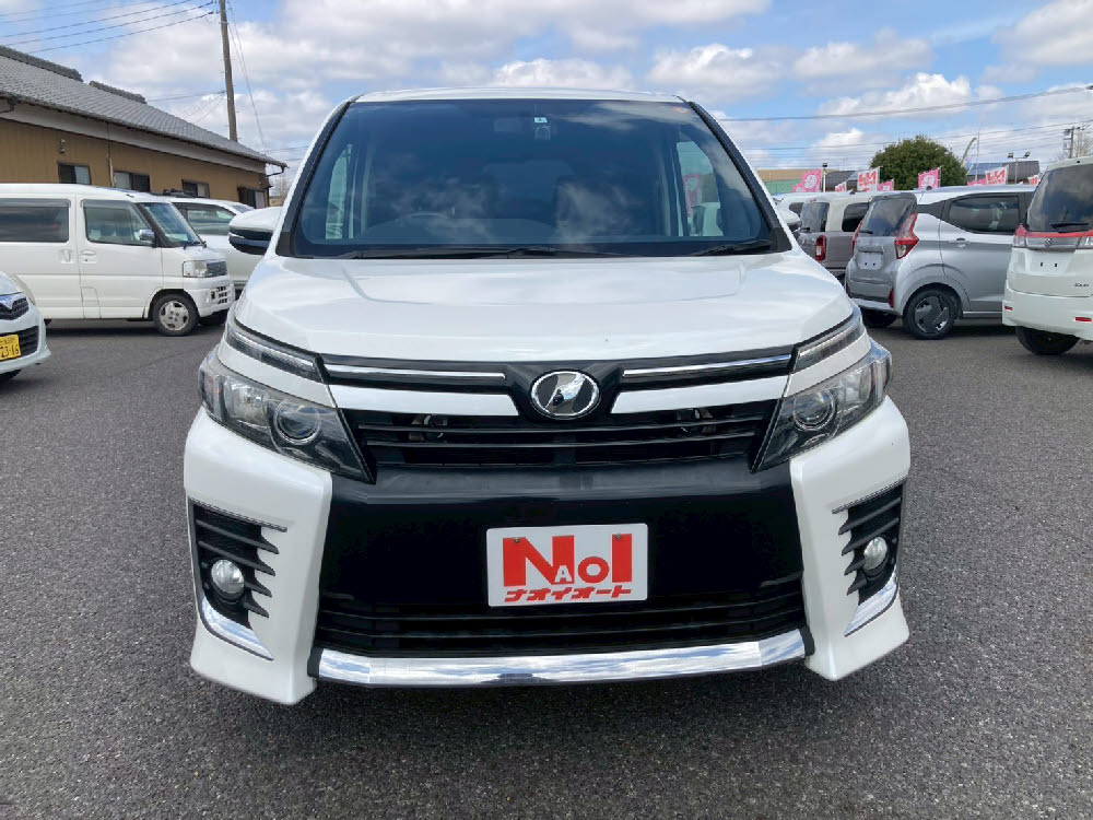 トヨタ　ヴォクシー　ZS1枚目