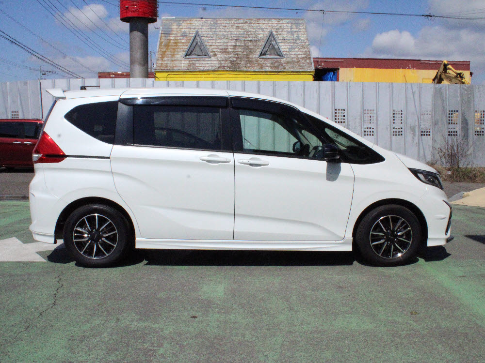 ホンダ　フリードハイブリッド モデューロX3枚目