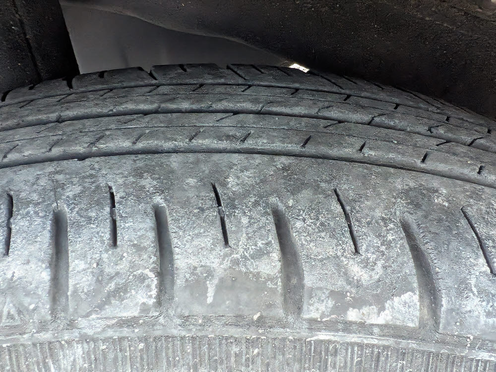 ダイハツ　ミライース　XリミテッドSAⅢ7枚目