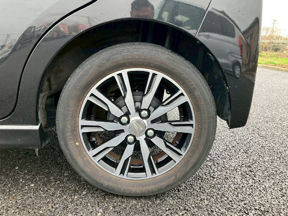 ダイハツ　ムーヴカスタム　XリミテッドSAⅢ8枚目